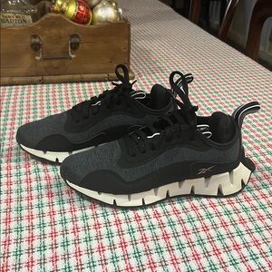 Reebok Women’s Zig Dynamica STR Athletic Shoes (ALMOST BRAND NEW!)